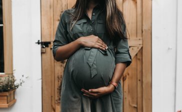 Zwangerschapskleding: tips om je het best te kleden tijdens deze bijzondere periode