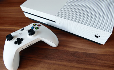 Maak gamen nog leuker met Xbox Live Points en PlayStation Plus